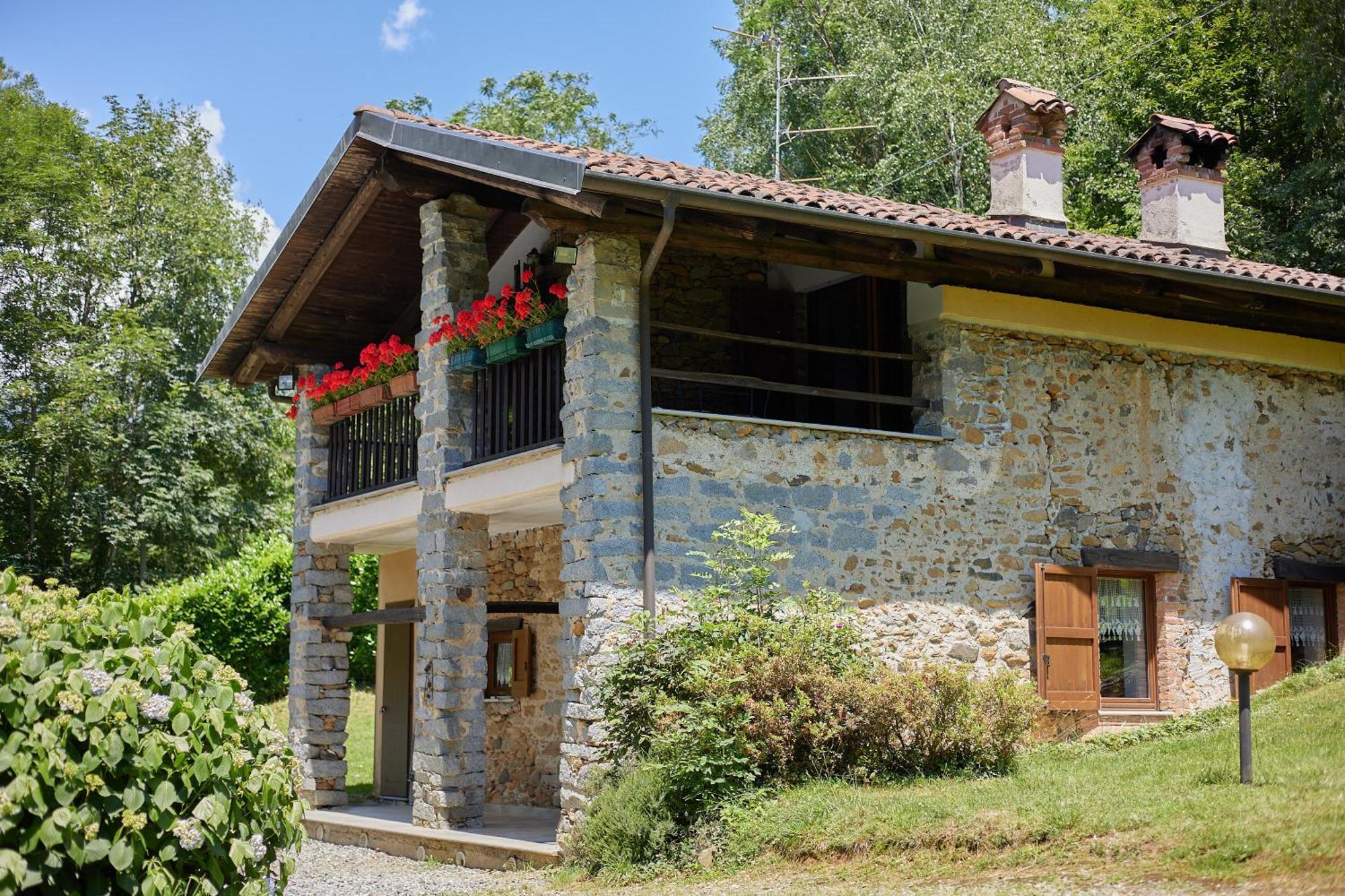 Villetta Con Giardino ⭑⭑⭑⭑⭑ - Wifi, Dogs Allowed Biella Exterior foto